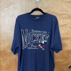 Vintage Disney Men's Dark Blue Mickey Adventure Tee